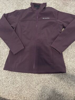 Columbia Women's Plum Softshell Jacket